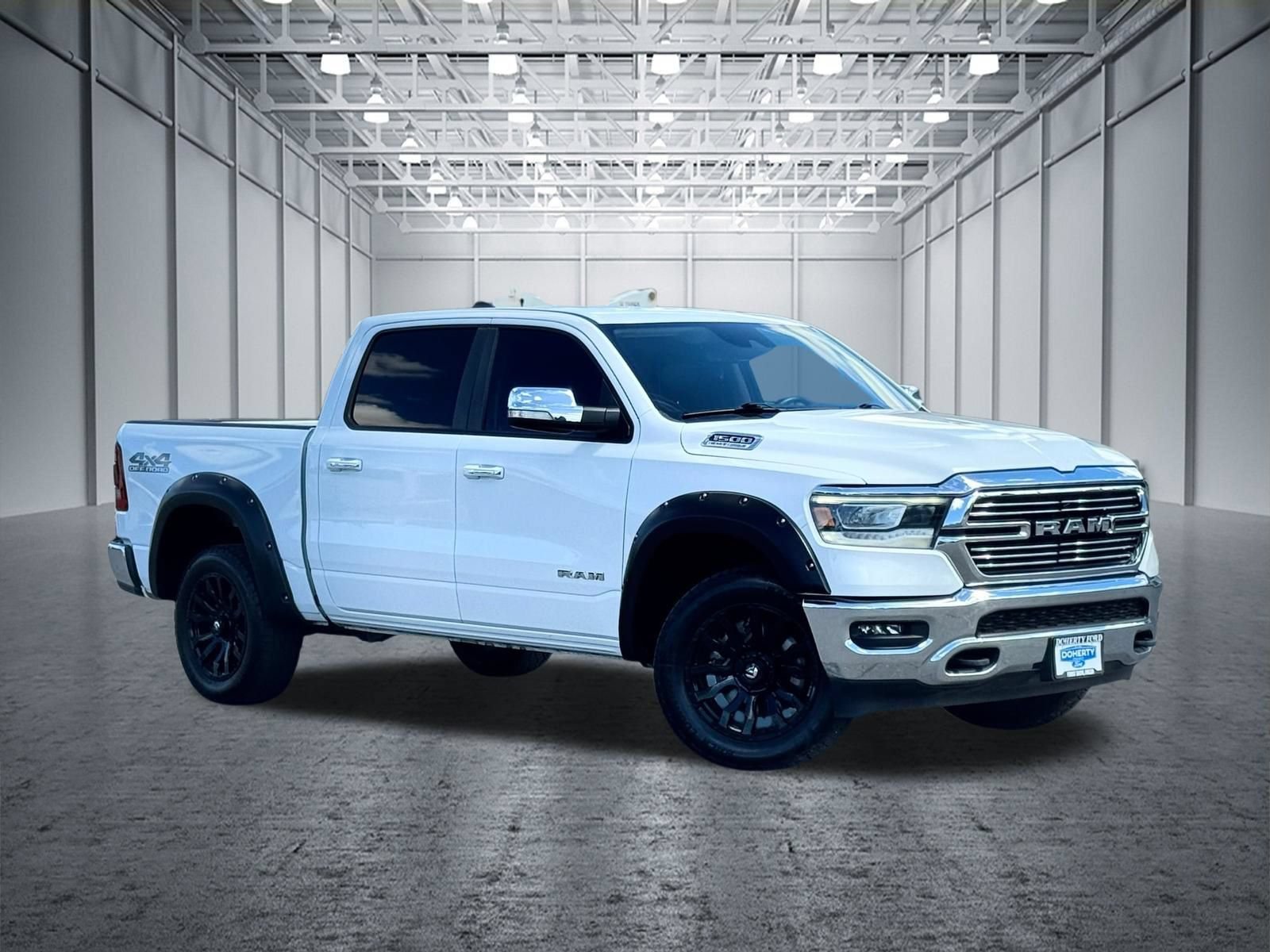 Used 2021 RAM 1500 Laramie w/ Off Road Group AWD/4WD image 4