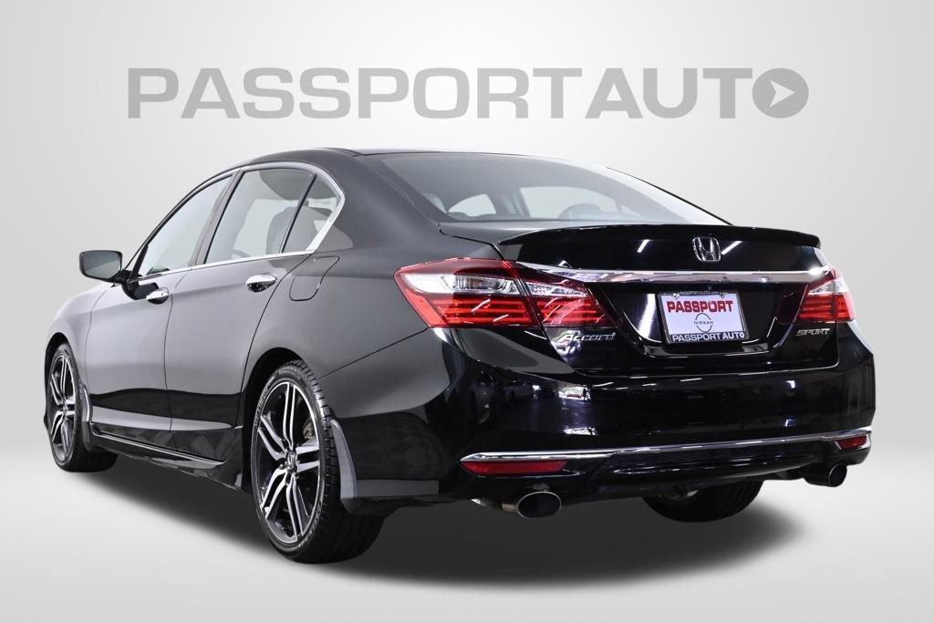 Used 2017 Honda Accord Sport image 4