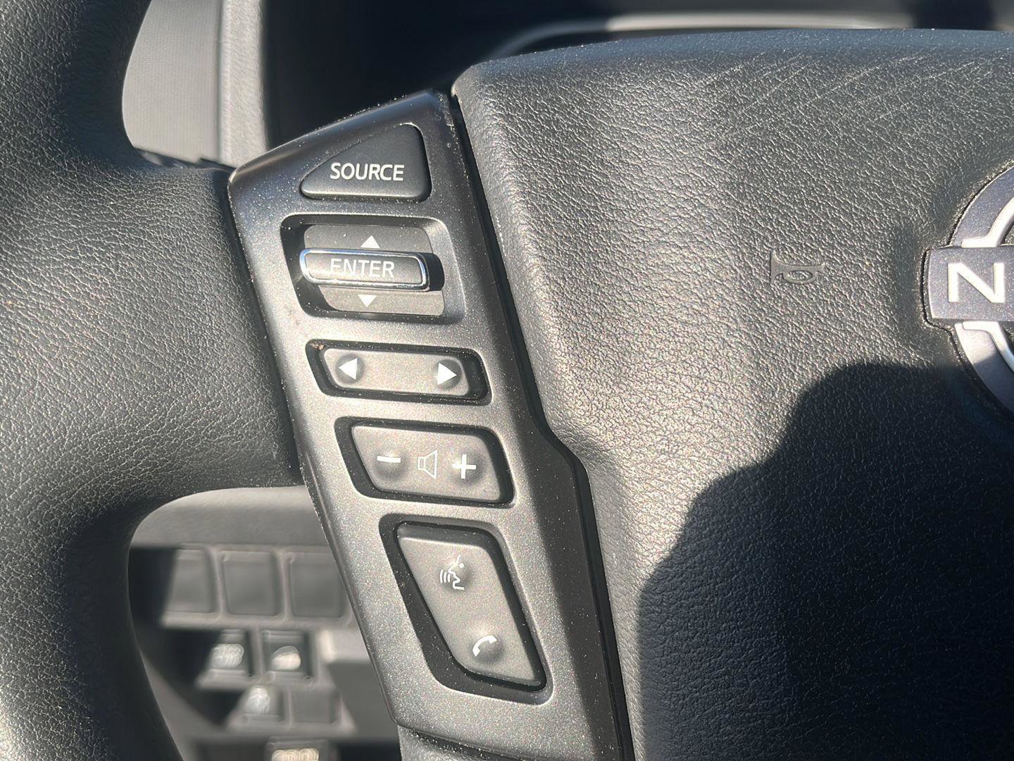 Used 2024 Nissan Frontier SV image 14