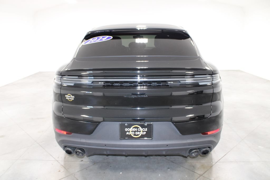 Used 2024 Porsche Cayenne Coupe AWD/4WD image 8