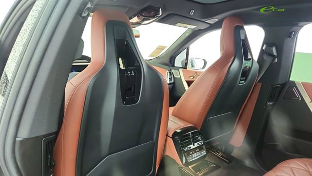 Used 2023 BMW iX M60 w/ Executive Package image 32