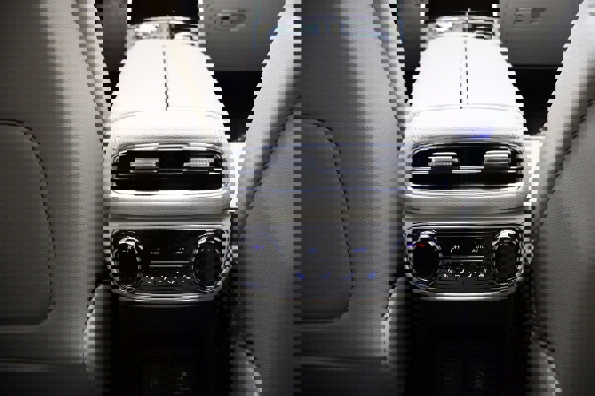 Used 2023 Genesis GV80 2.5T w/ Prestige Package image 36