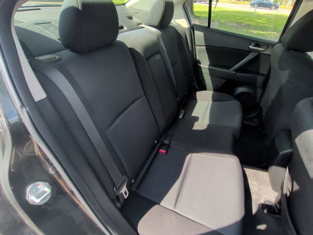 Used 2011 MAZDA MAZDA3 i Touring FWD image 21