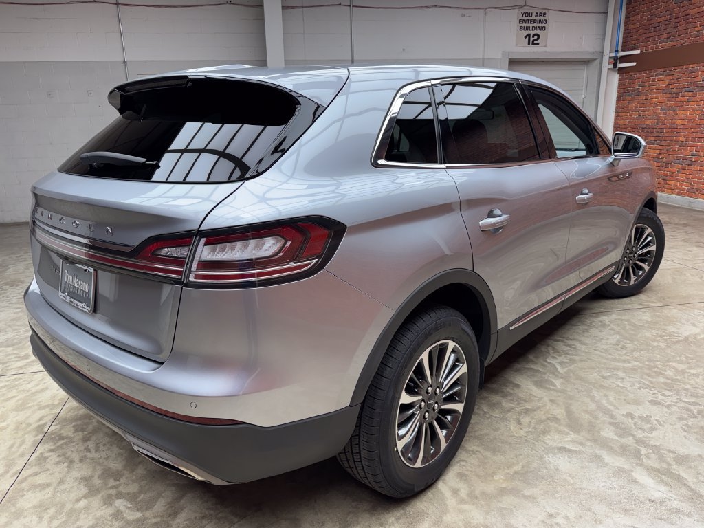 Used 2023 Lincoln Nautilus Reserve AWD/4WD image 5