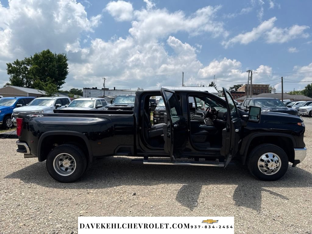 Used 2024 Chevrolet Silverado 3500 LTZ w/ LTZ Plus Package AWD/4WD image 32