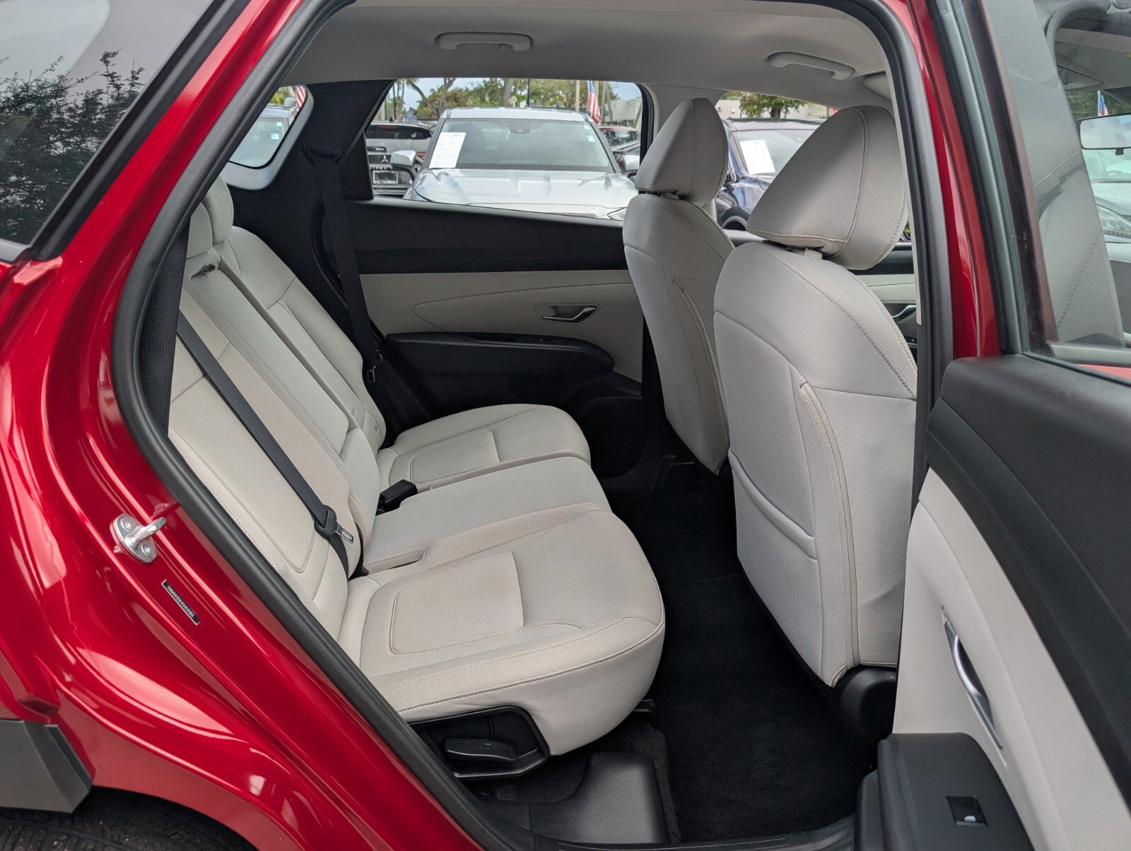 Used 2025 Hyundai Tucson SE image 18