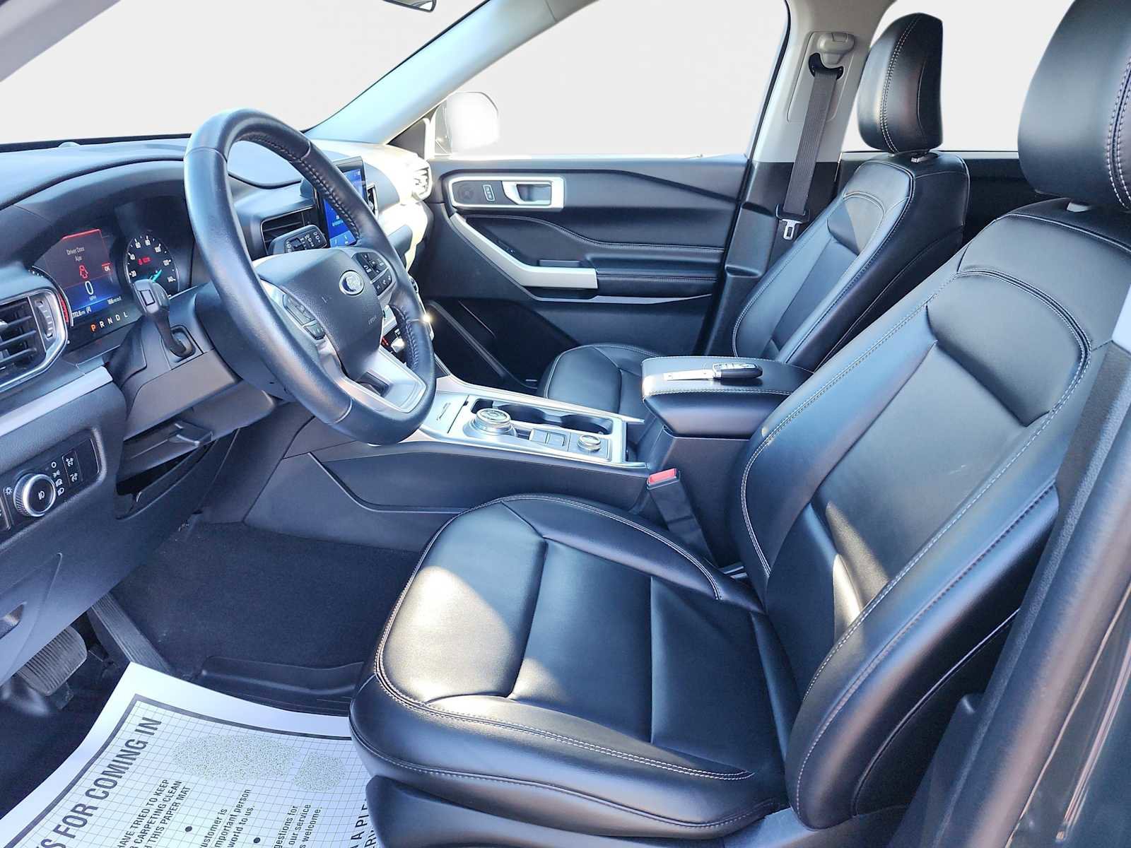 Used 2023 Ford Explorer XLT w/ Equipment Group 202A AWD/4WD image 11