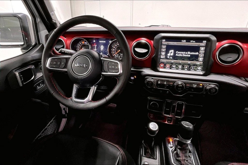 Used 2023 Jeep Wrangler Unlimited Rubicon w/ Cold Weather Group AWD/4WD image 6