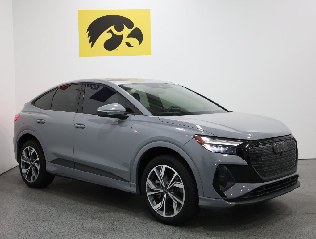 Used 2023 Audi Q4 e-tron Premium Plus w/ Premium Plus AWD/4WD image 6
