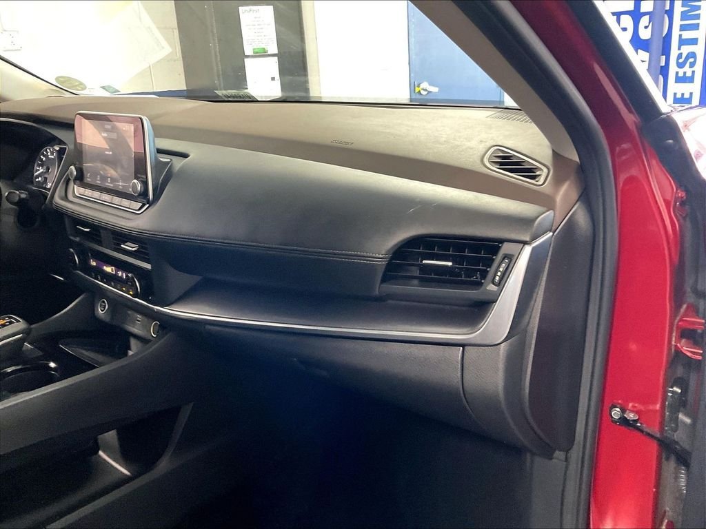 Used 2023 Nissan Rogue SV AWD/4WD image 13