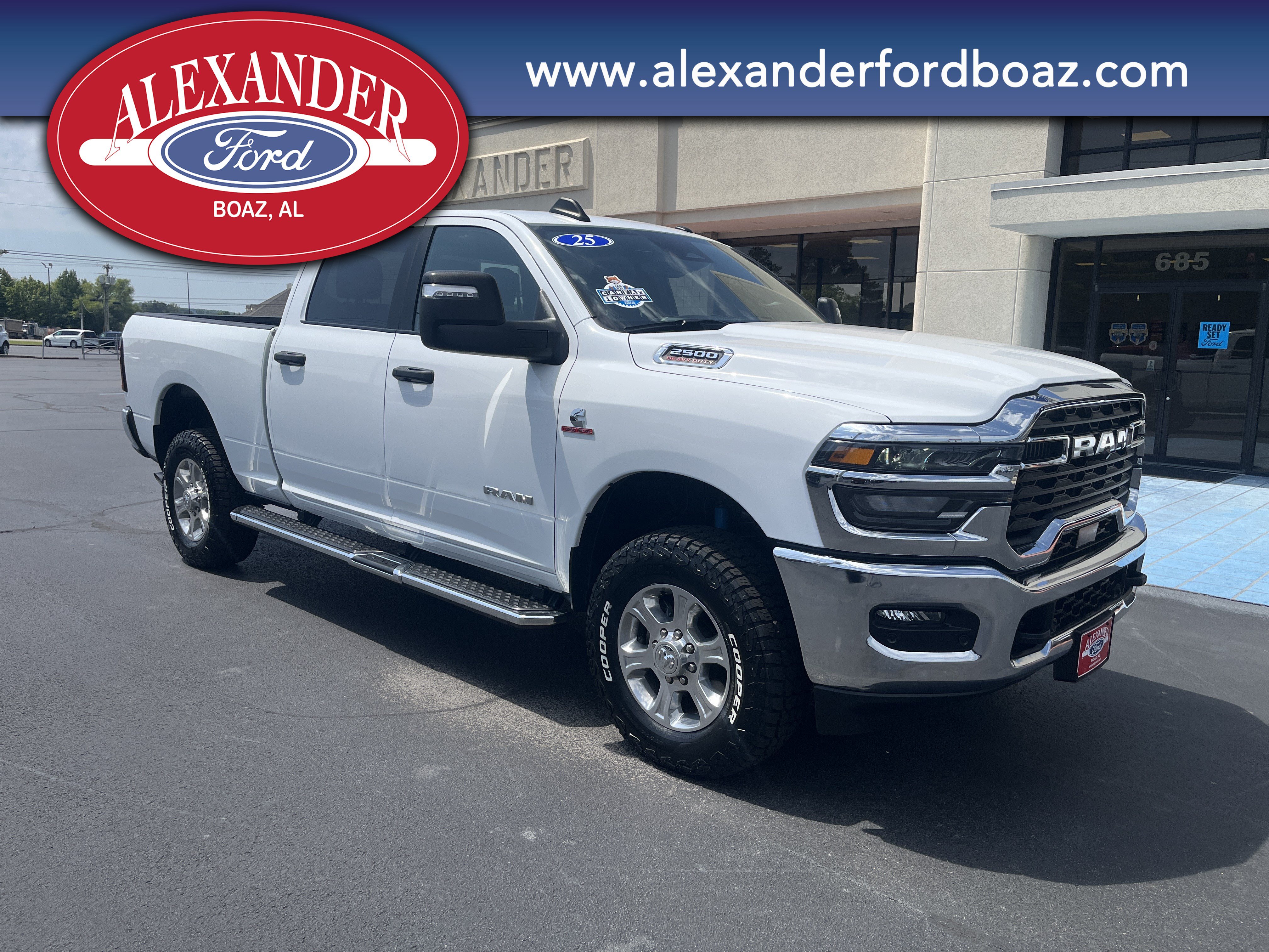 Used 2025 RAM 2500 Big Horn AWD/4WD image 3