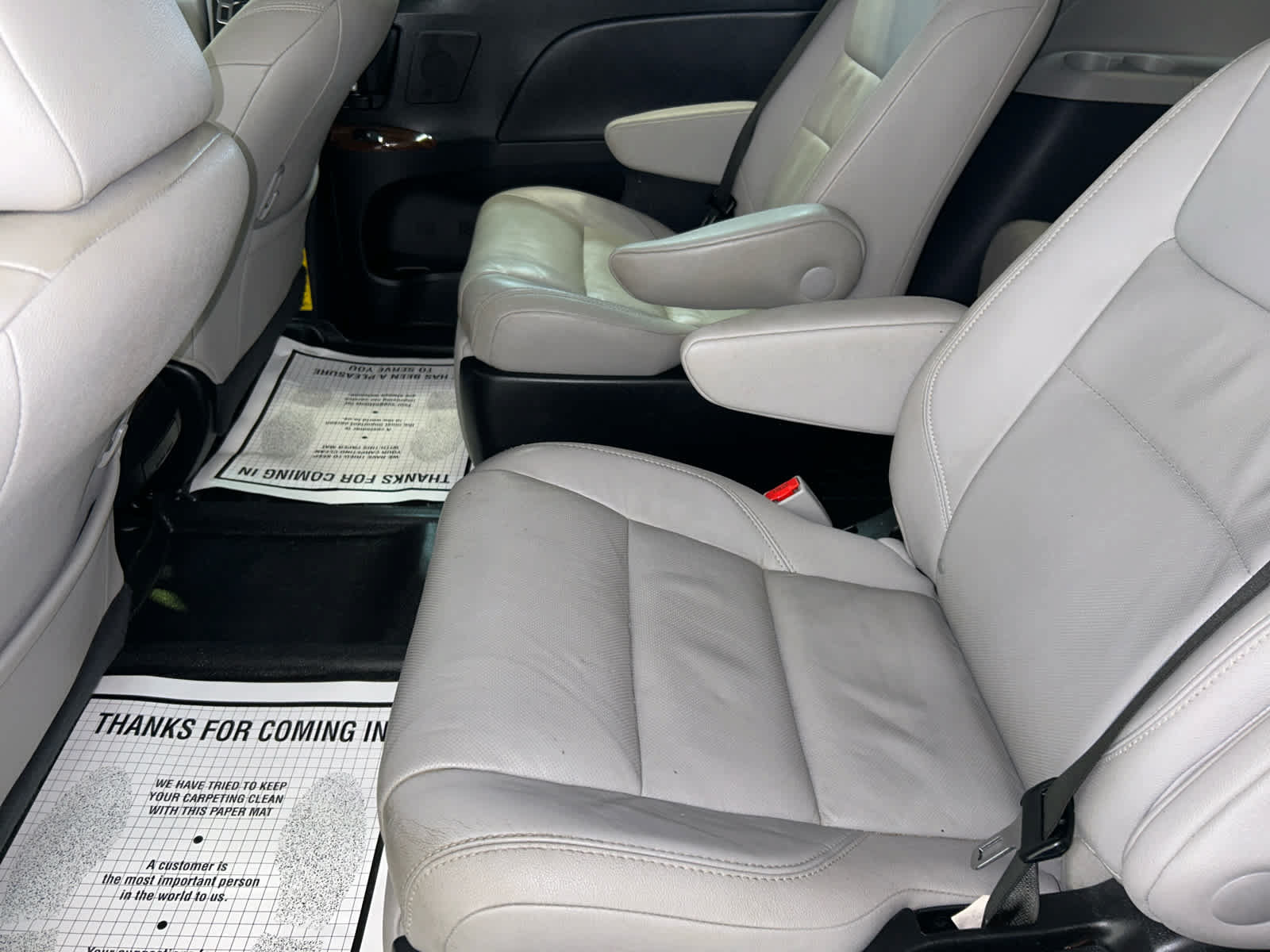 Used 2015 Toyota Sienna Limited Premium FWD image 5