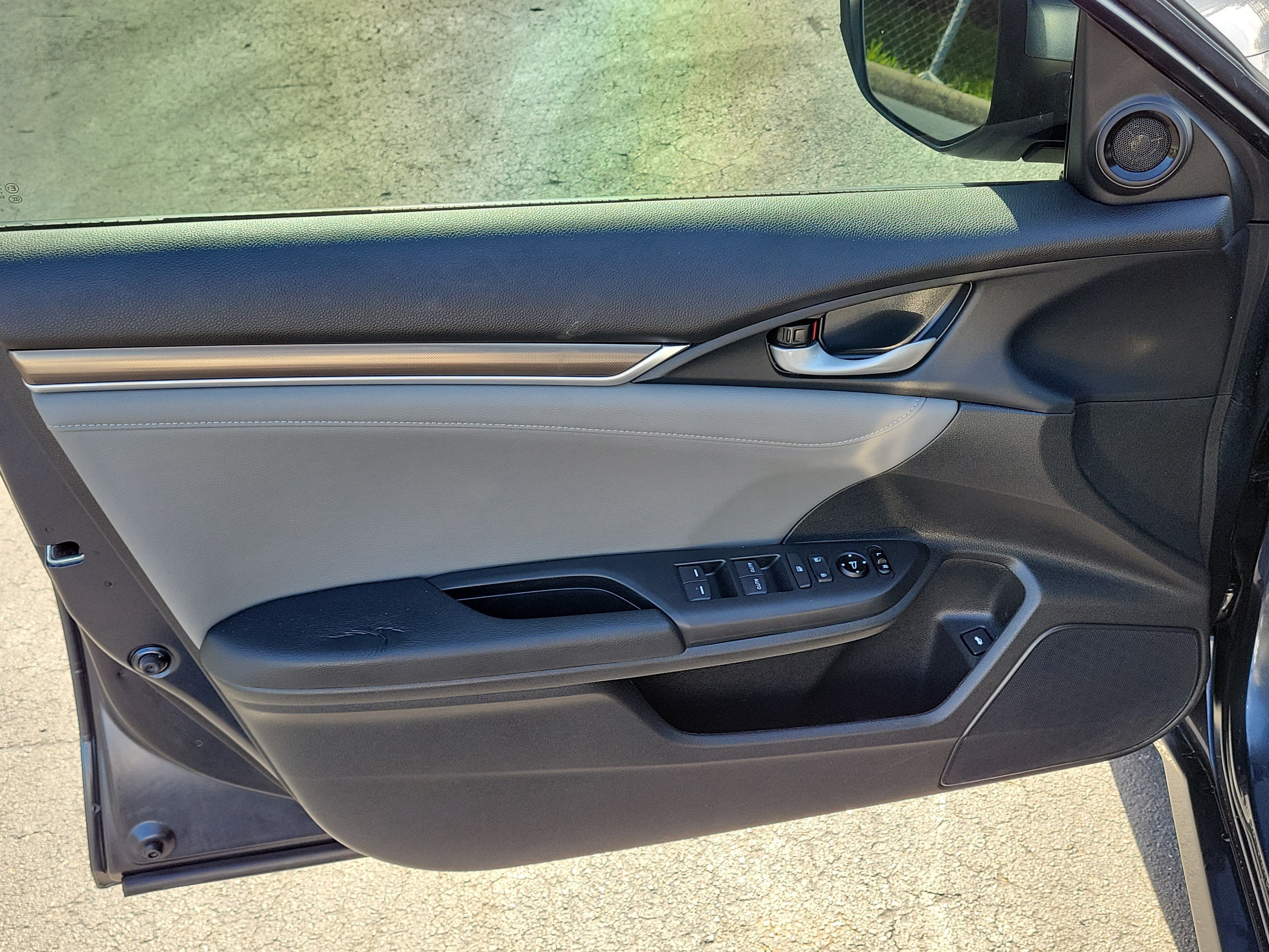 Used 2019 Honda Civic EX-L image 15