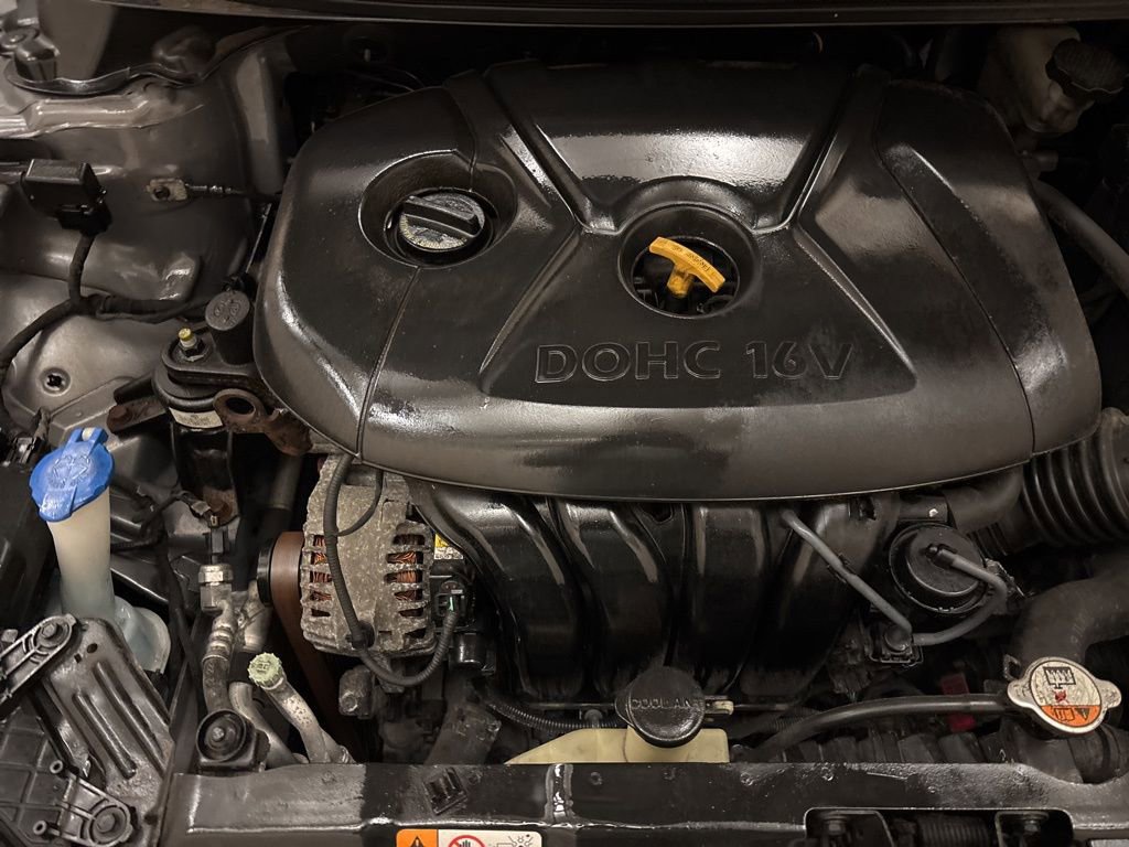 Used 2012 Hyundai Elantra GLS w/ Preferred Pkg 3 FWD image 22