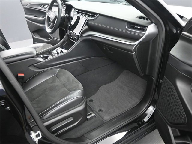 Used 2024 Jeep Grand Cherokee L Altitude image 19