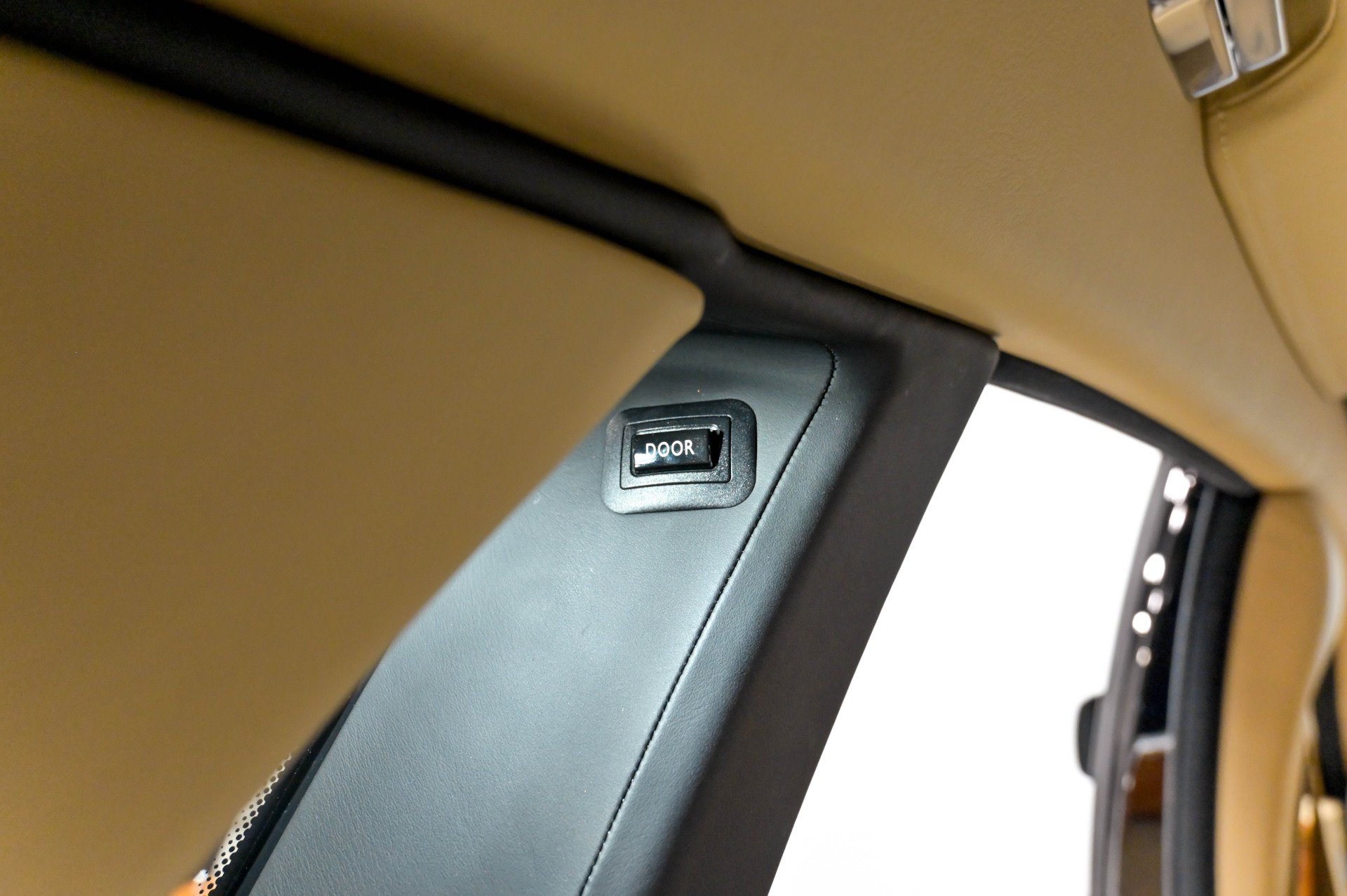 Used 2013 Rolls-Royce Phantom Sedan RWD image 36