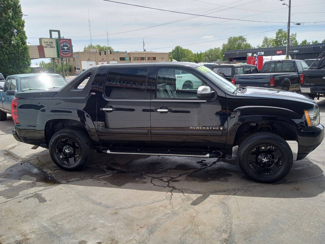 Used 2007 Chevrolet Avalanche LT w/ LT Preferred Equipment Group AWD/4WD image 7