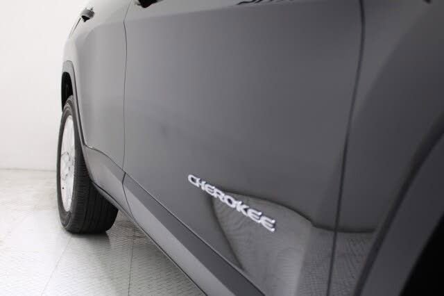 Used 2014 Jeep Cherokee Limited image 38