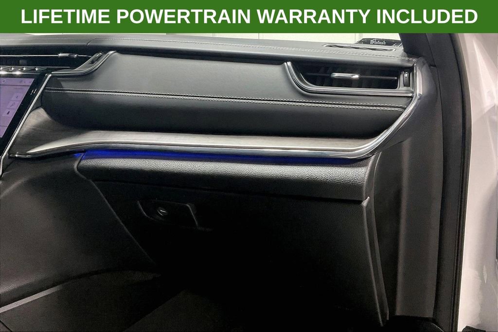 Used 2024 Jeep Grand Cherokee Overland w/ Luxury Tech Group IV AWD/4WD image 19