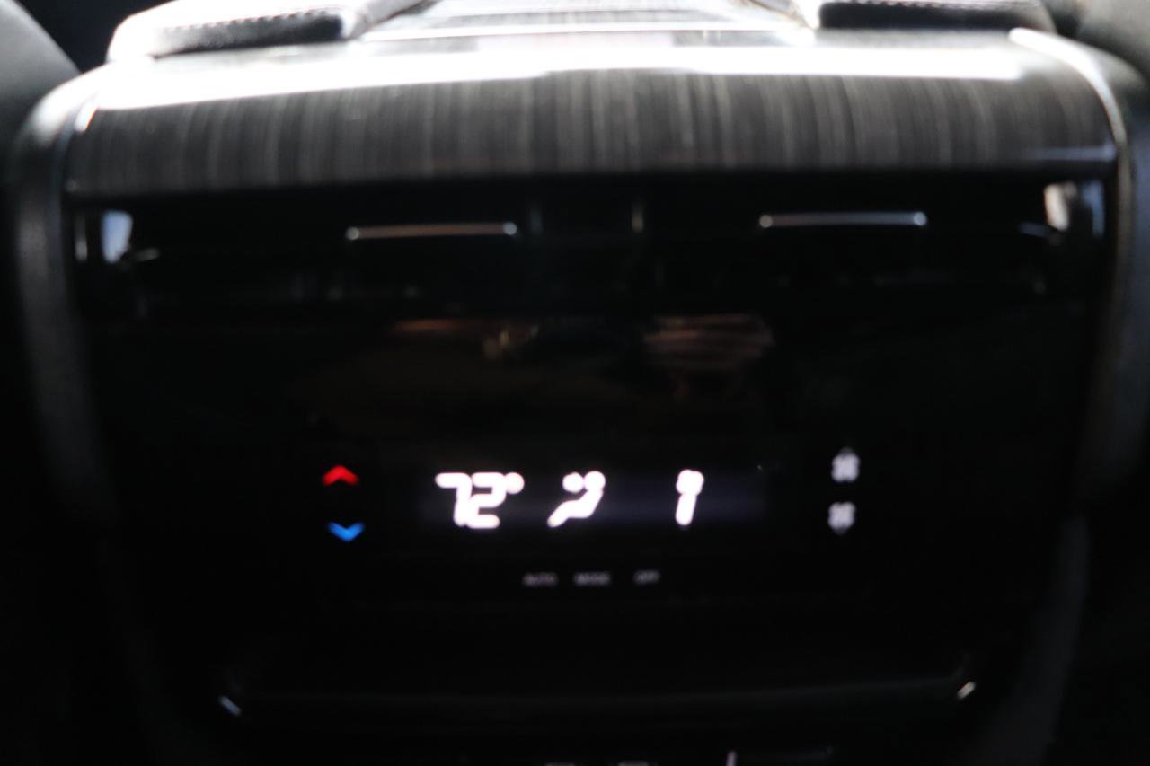 Used 2024 Jeep Wagoneer L Series II w/ Flexible Seating Group image 22