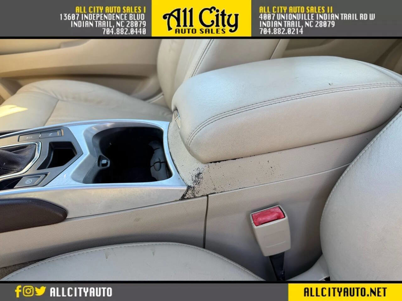 Used 2010 Cadillac SRX Premium image 40