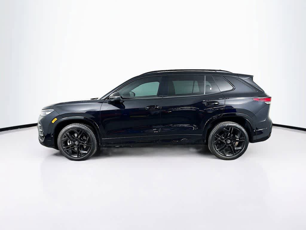 Used 2025 Volkswagen Tiguan SE R-Line AWD/4WD image 3
