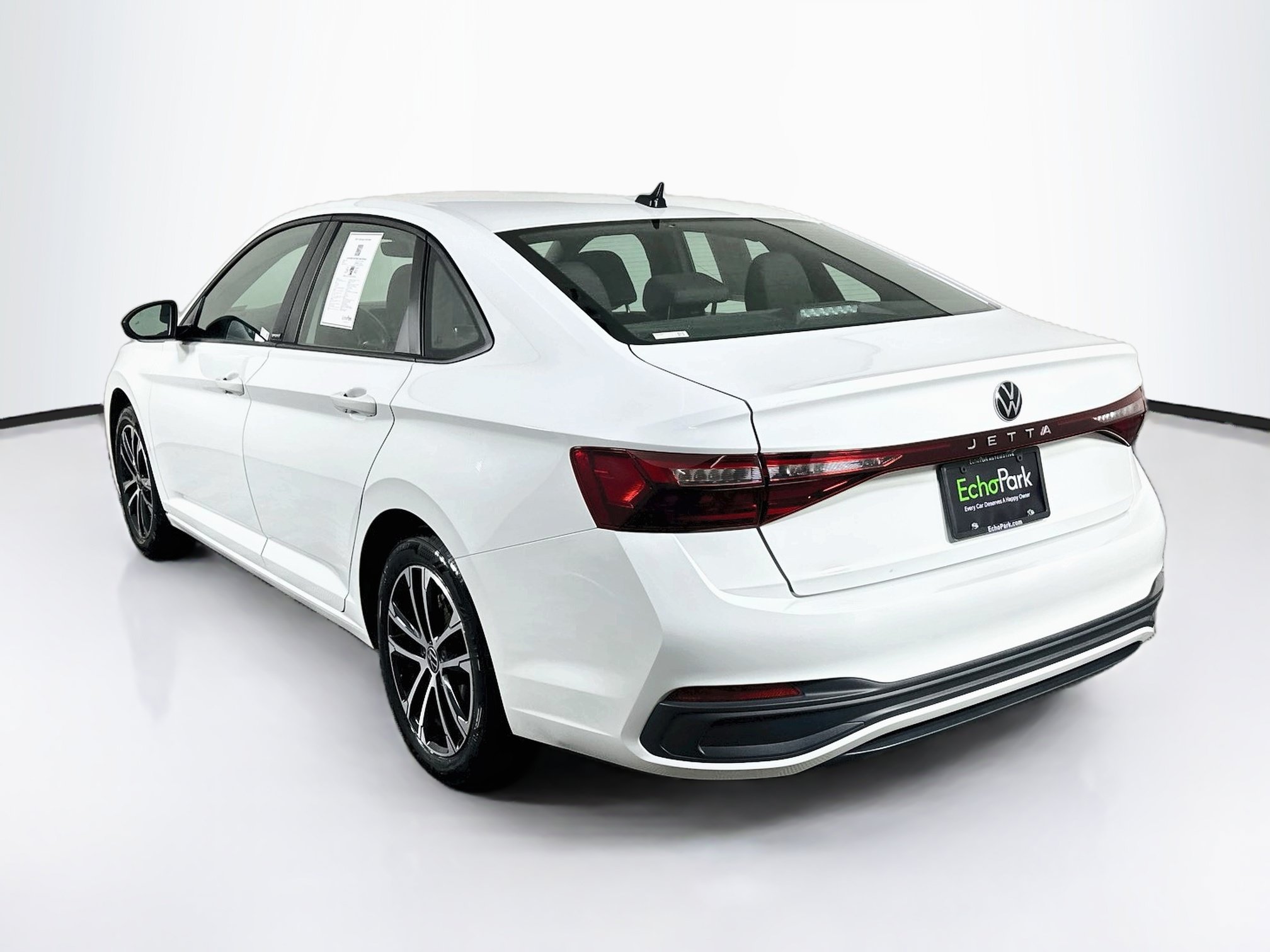Used 2025 Volkswagen Jetta Sport FWD image 5