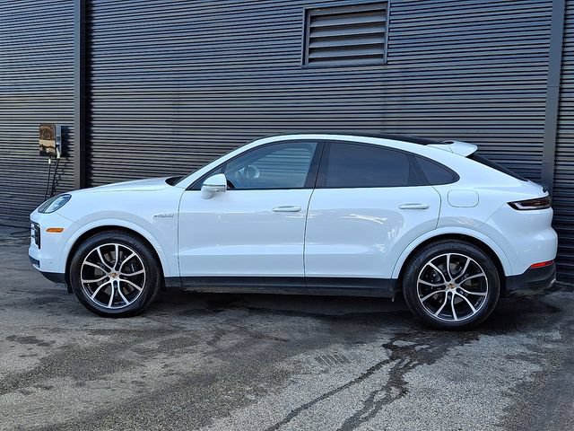 Certified 2026 Porsche Cayenne E-Hybrid Coupe AWD/4WD image 2