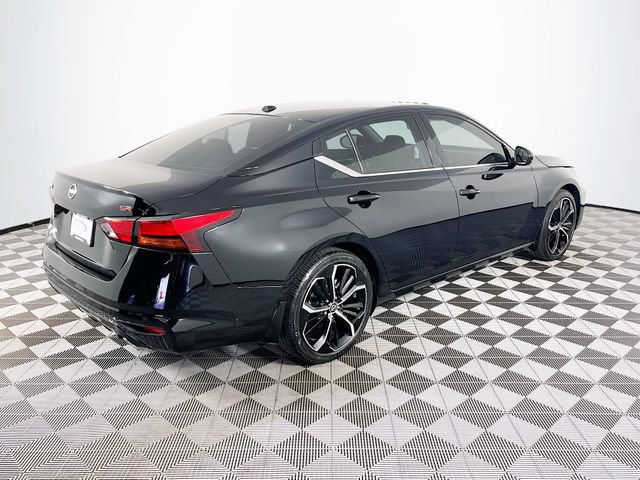 Used 2024 Nissan Altima 2.5 SR w/ SR Premium Package FWD image 8