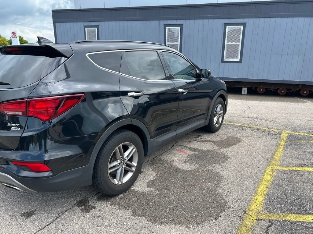 Used 2017 Hyundai Santa Fe Sport w/ 2.4L Tech Package 04 AWD/4WD image 2