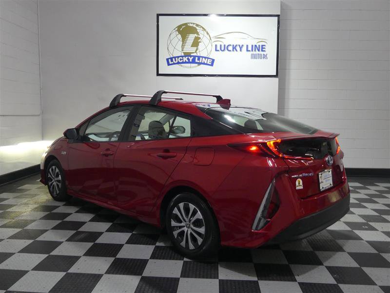 Used 2021 Toyota Prius Prime XLE image 11
