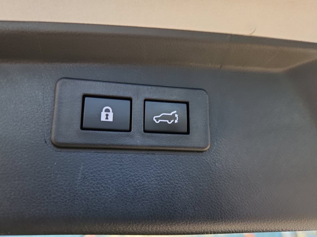 Used 2025 Subaru Outback Limited w/ Popular Package #2 AWD/4WD image 13