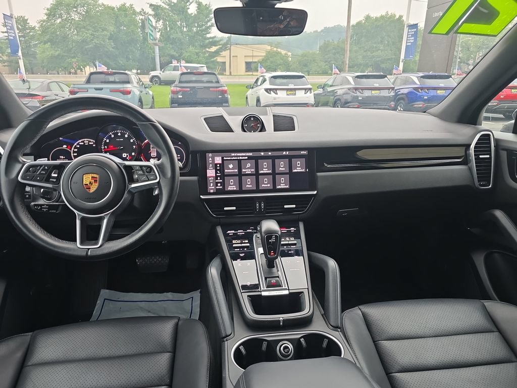 Used 2021 Porsche Cayenne AWD/4WD image 12