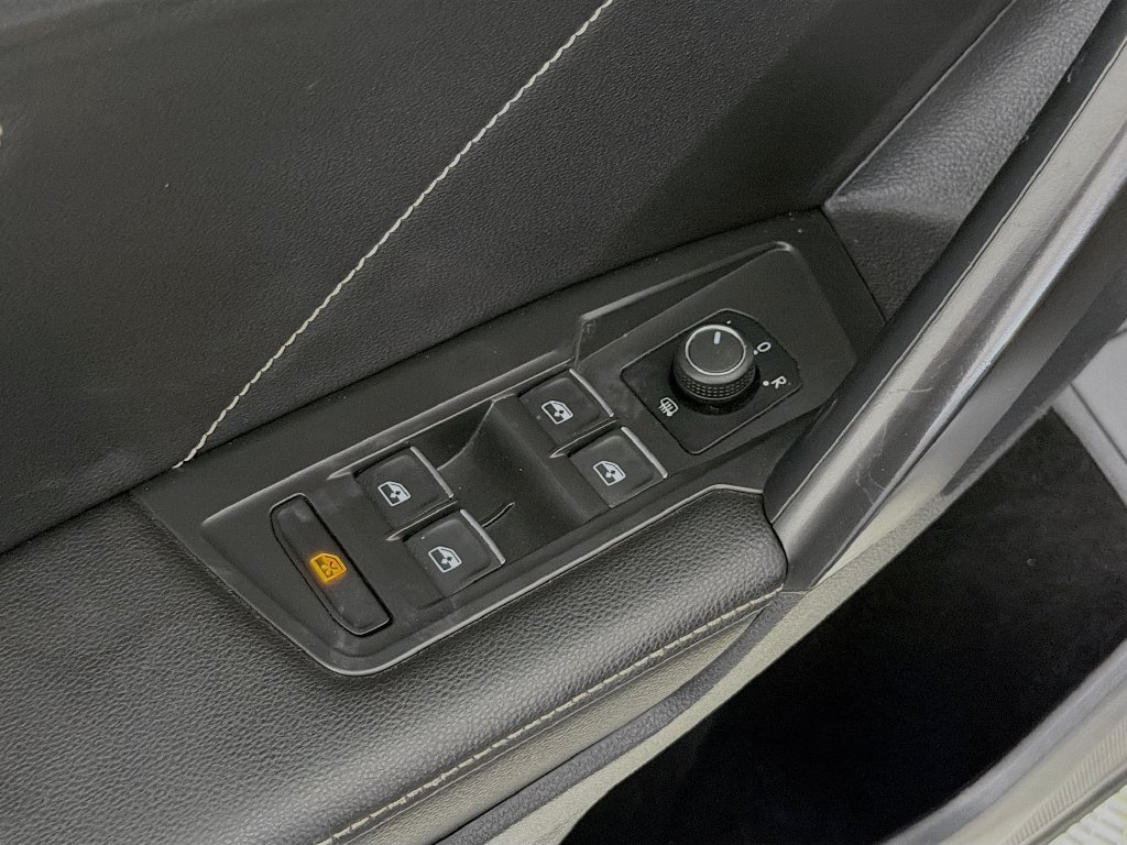 Used 2022 Volkswagen Tiguan SE AWD/4WD image 20