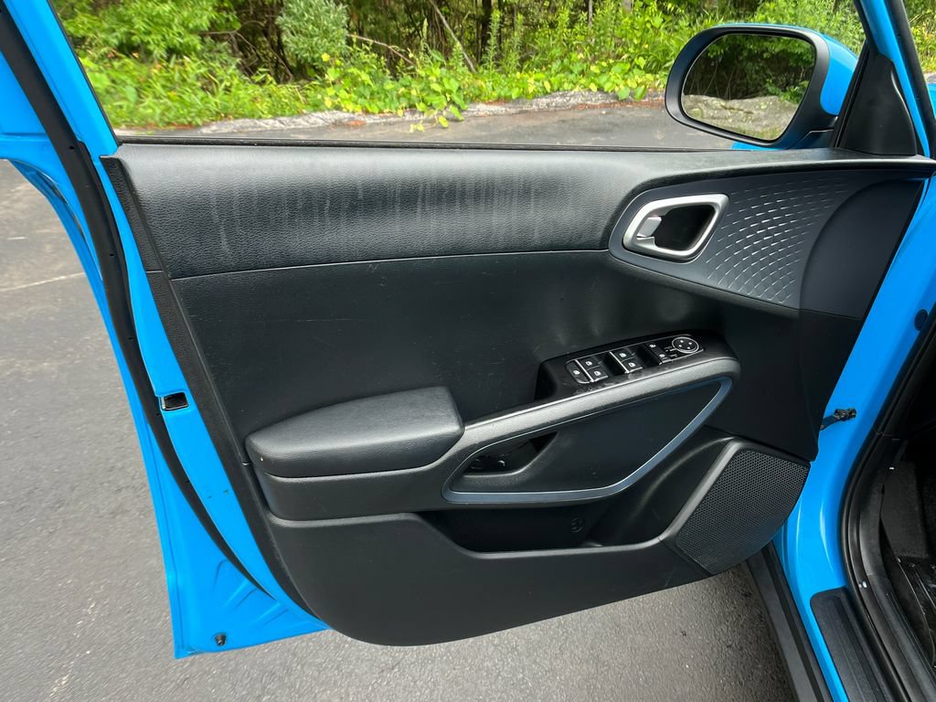 Used 2023 Kia Soul EX FWD image 11