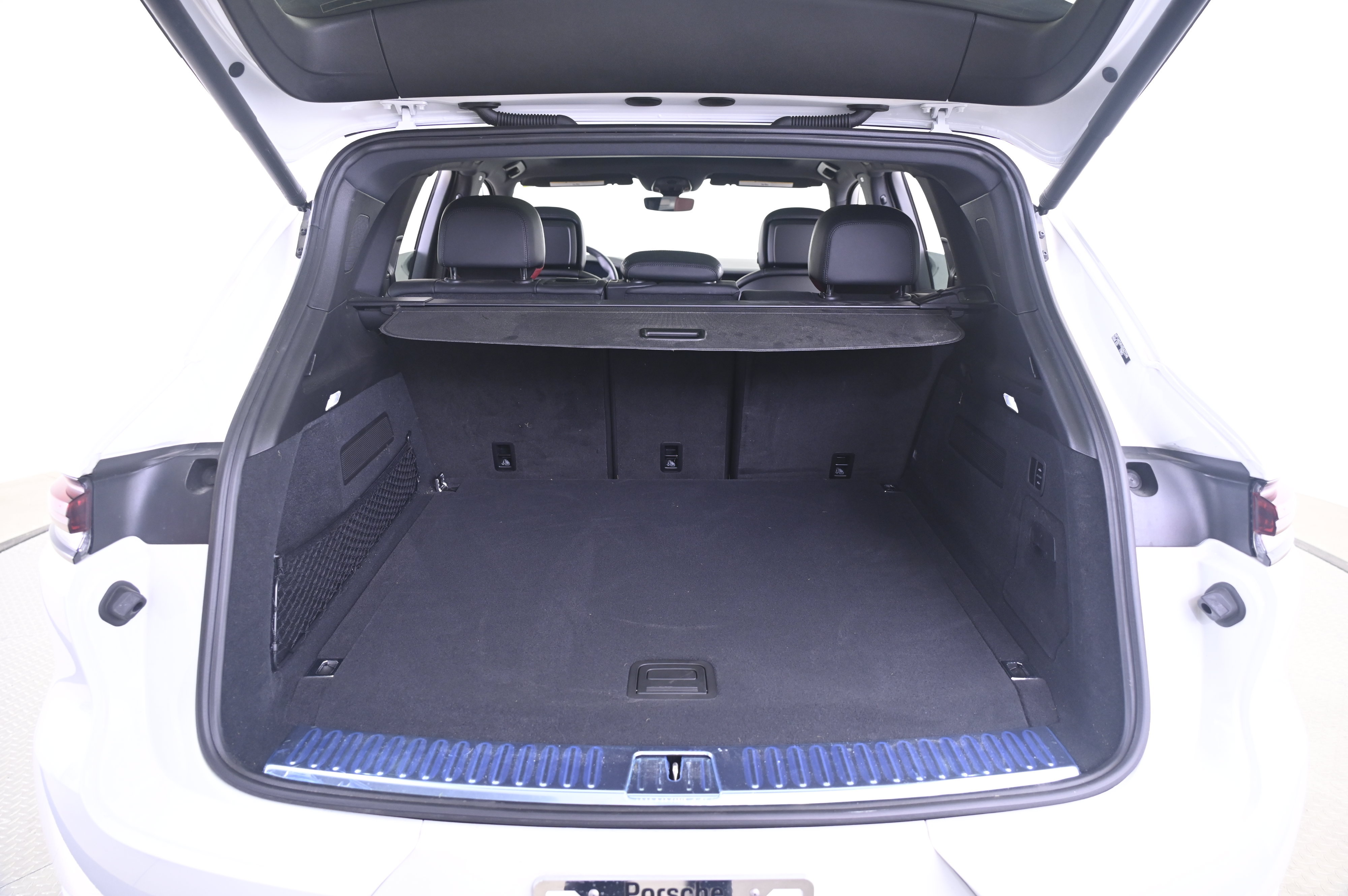 Certified 2025 Porsche Cayenne S AWD/4WD image 15