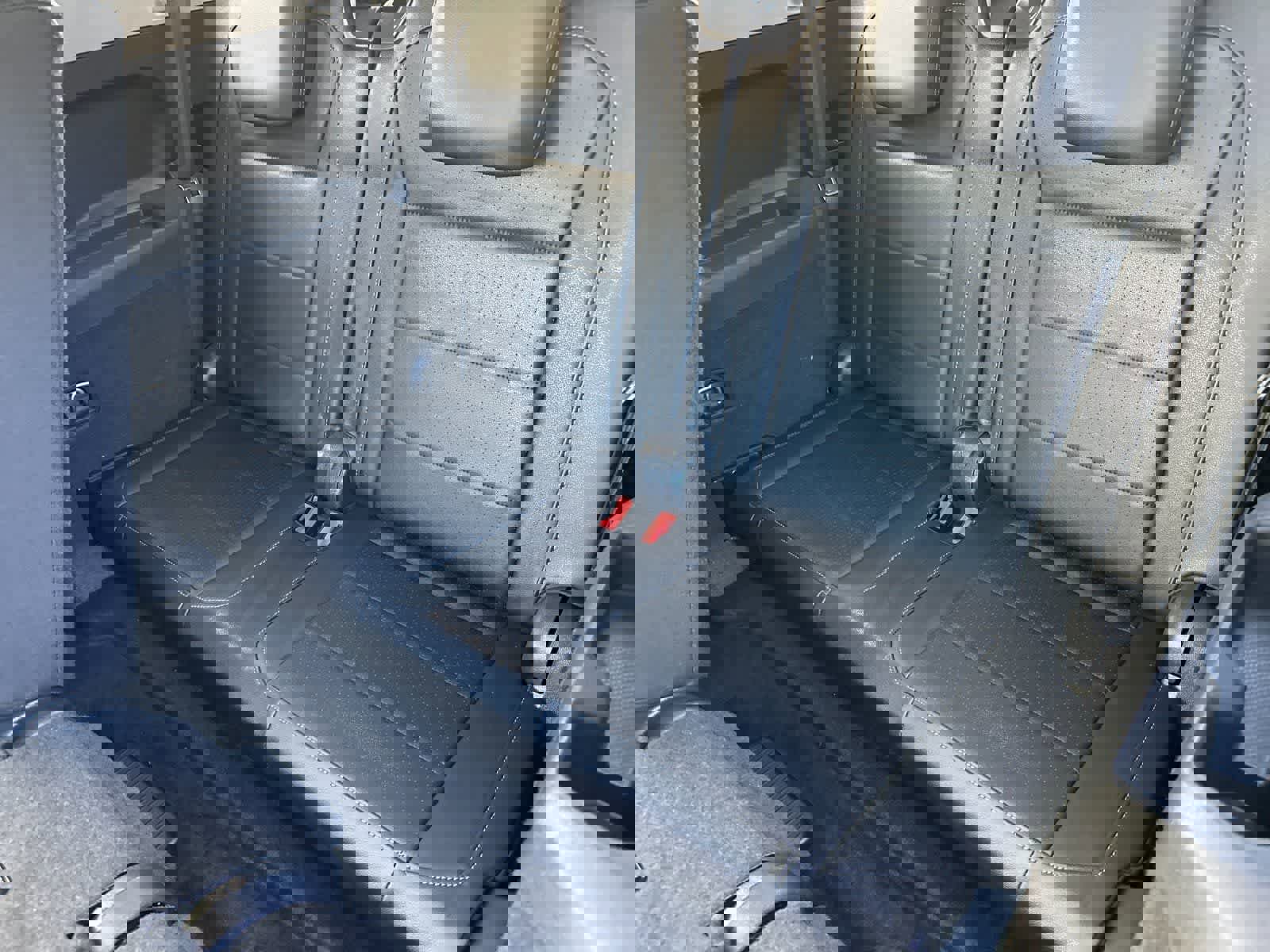 Used 2020 Volkswagen Tiguan SE w/ Panoramic Sunroof Package image 15