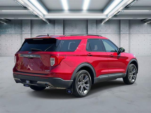 Used 2023 Ford Explorer XLT w/ Equipment Group 202A AWD/4WD image 27