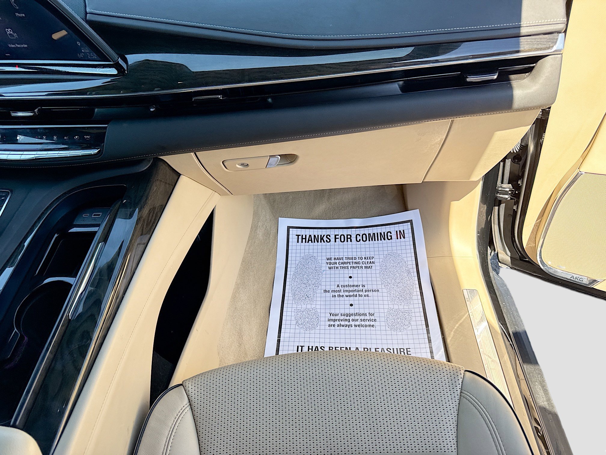 Used 2024 Cadillac Escalade Premium Luxury image 19