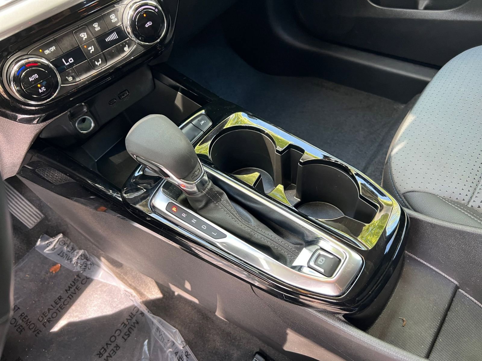 Used 2025 Chevrolet Trax LT w/ LT Convenience Package image 37