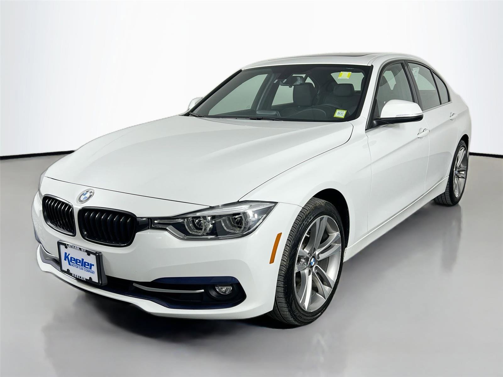 Used 2018 BMW 330i xDrive Sedan w/ Convenience Package image 2