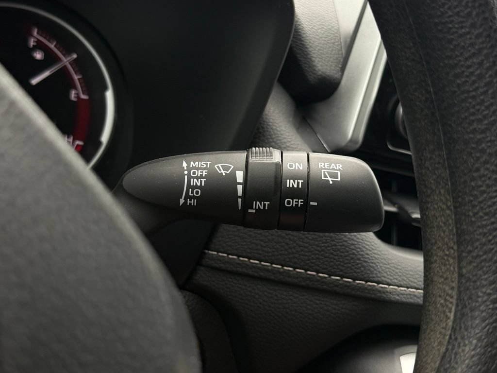Used 2025 Toyota RAV4 XLE FWD image 26