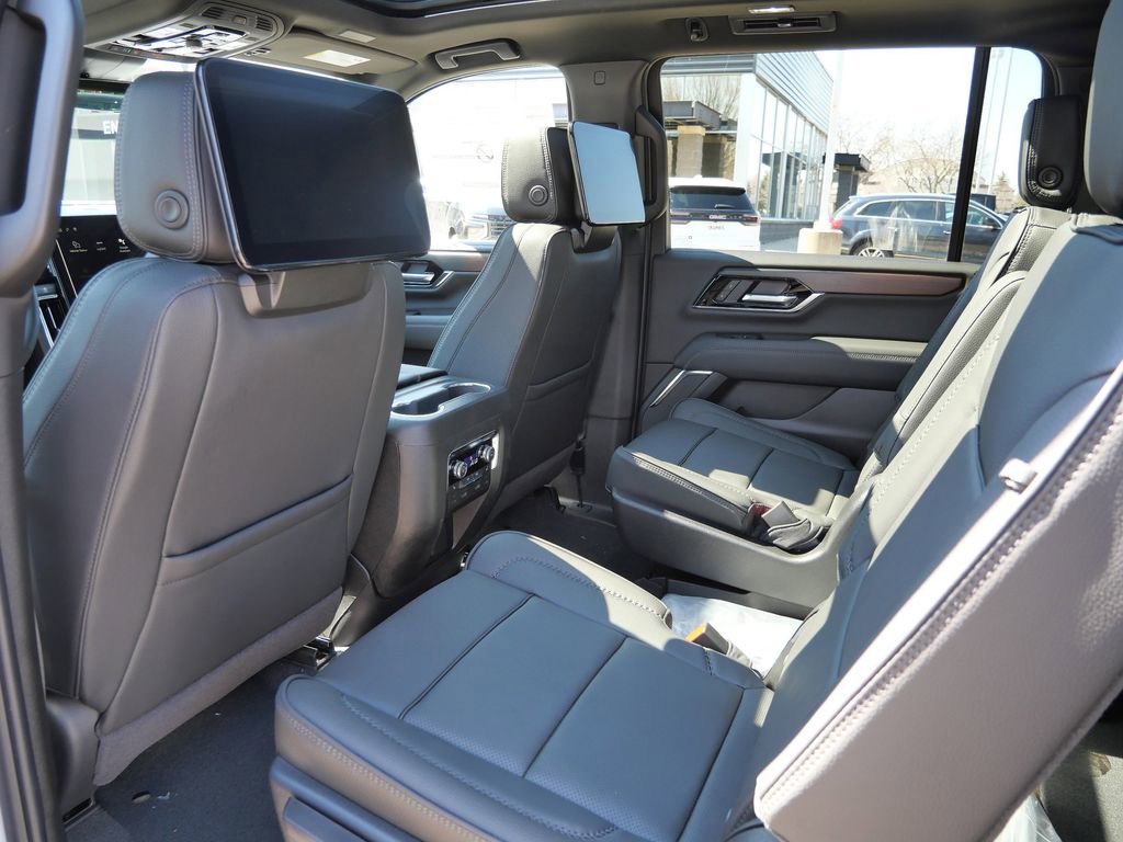 New 2026 GMC Yukon XL Denali w/ Denali Reserve Package image 36