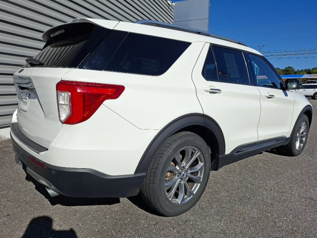 Certified 2023 Ford Explorer Limited w/ Limited Technology Package RWD image 3