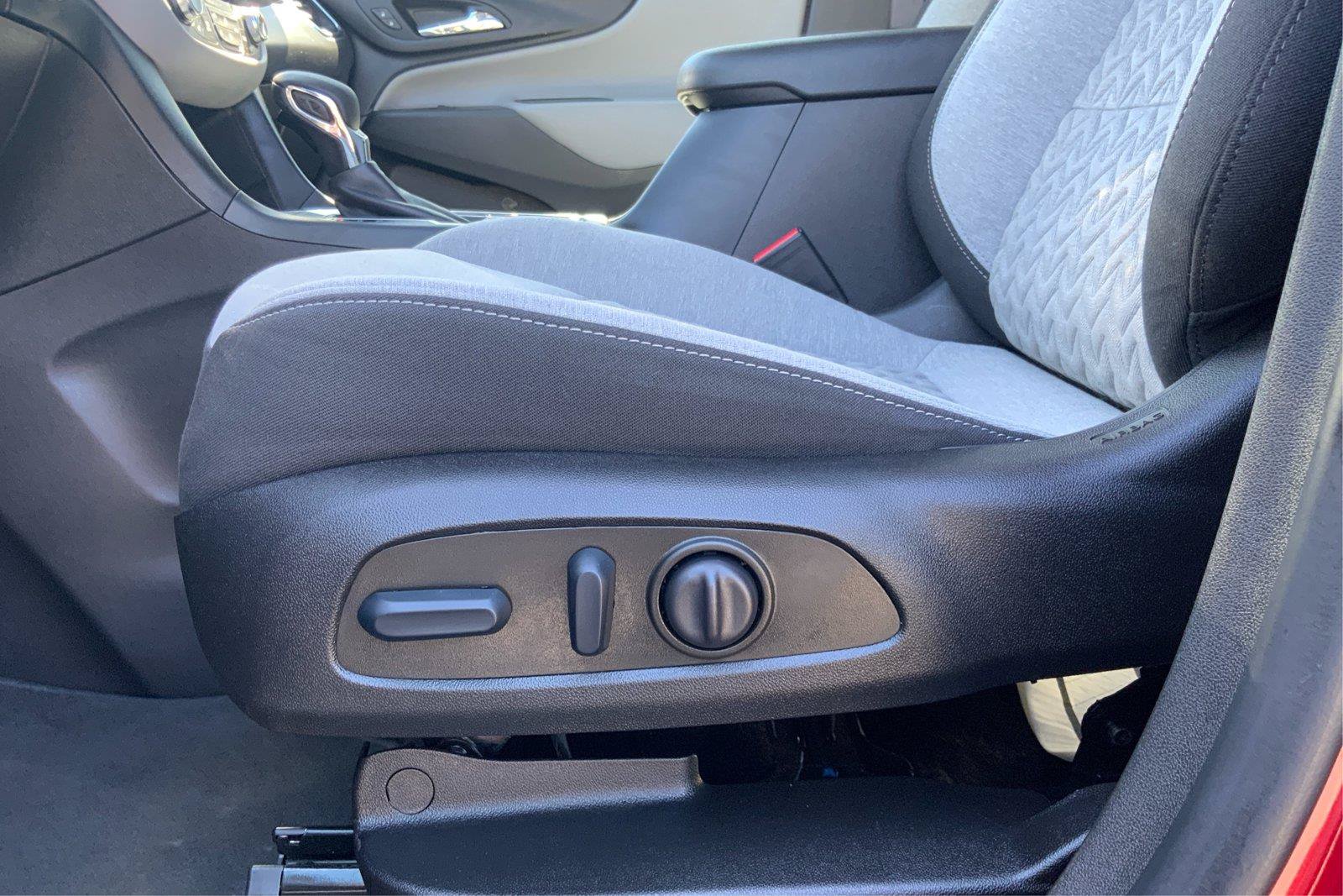 Used 2023 Chevrolet Equinox LT AWD/4WD image 19