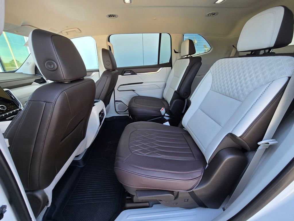 Used 2025 GMC Acadia Denali w/ Super Cruise Package image 16