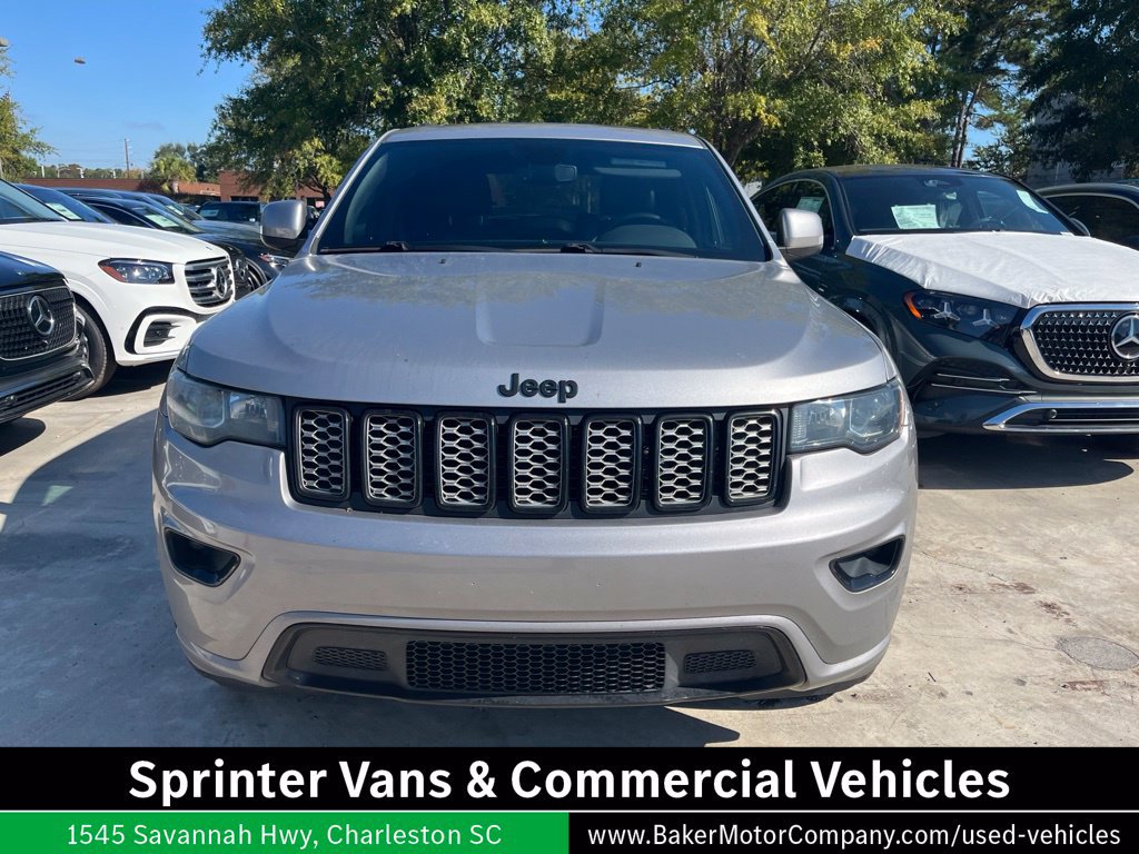 Used 2020 Jeep Grand Cherokee Altitude AWD/4WD image 3