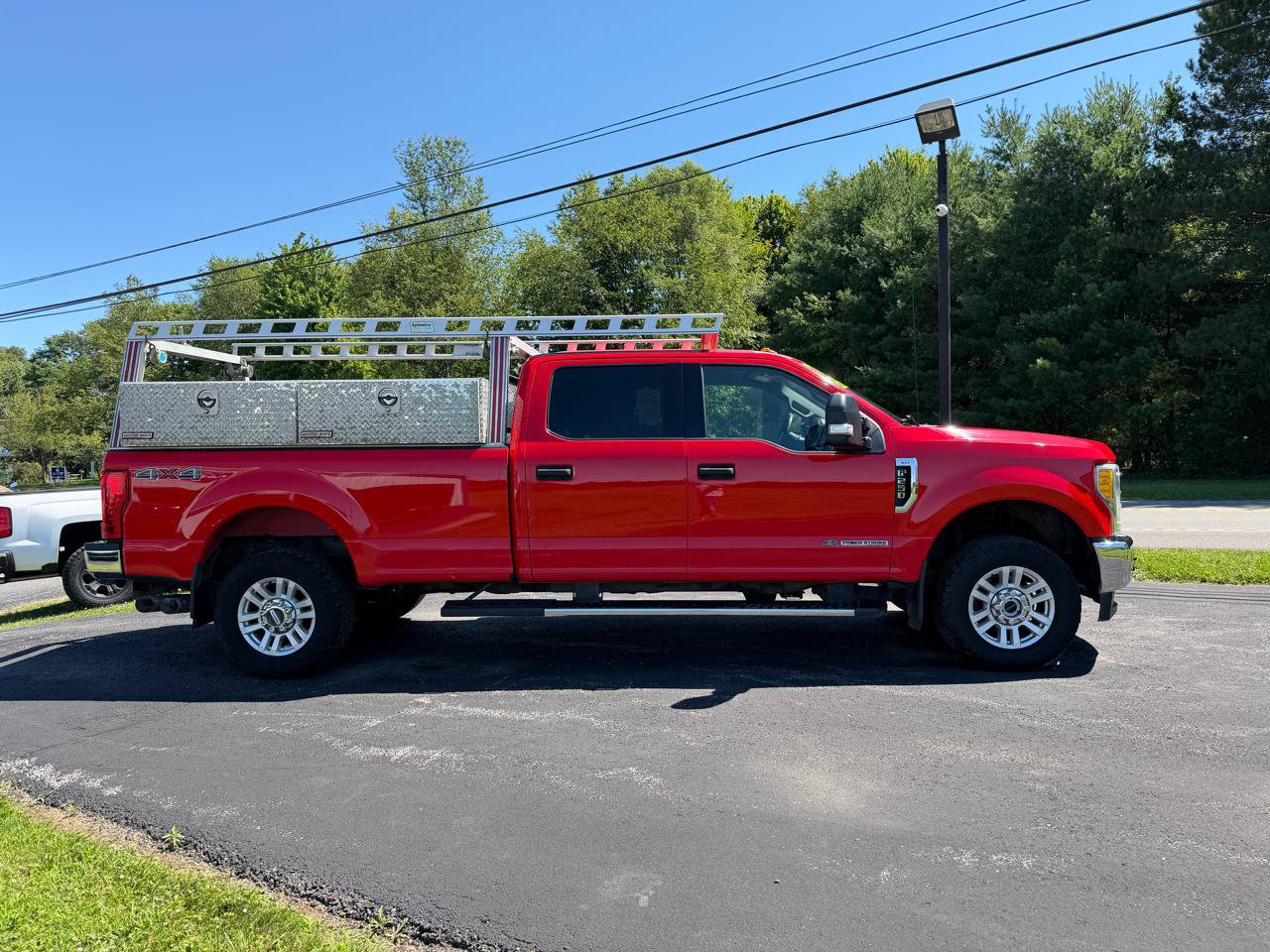 Used 2017 Ford F250 XLT w/ XLT Value Package AWD/4WD image 4
