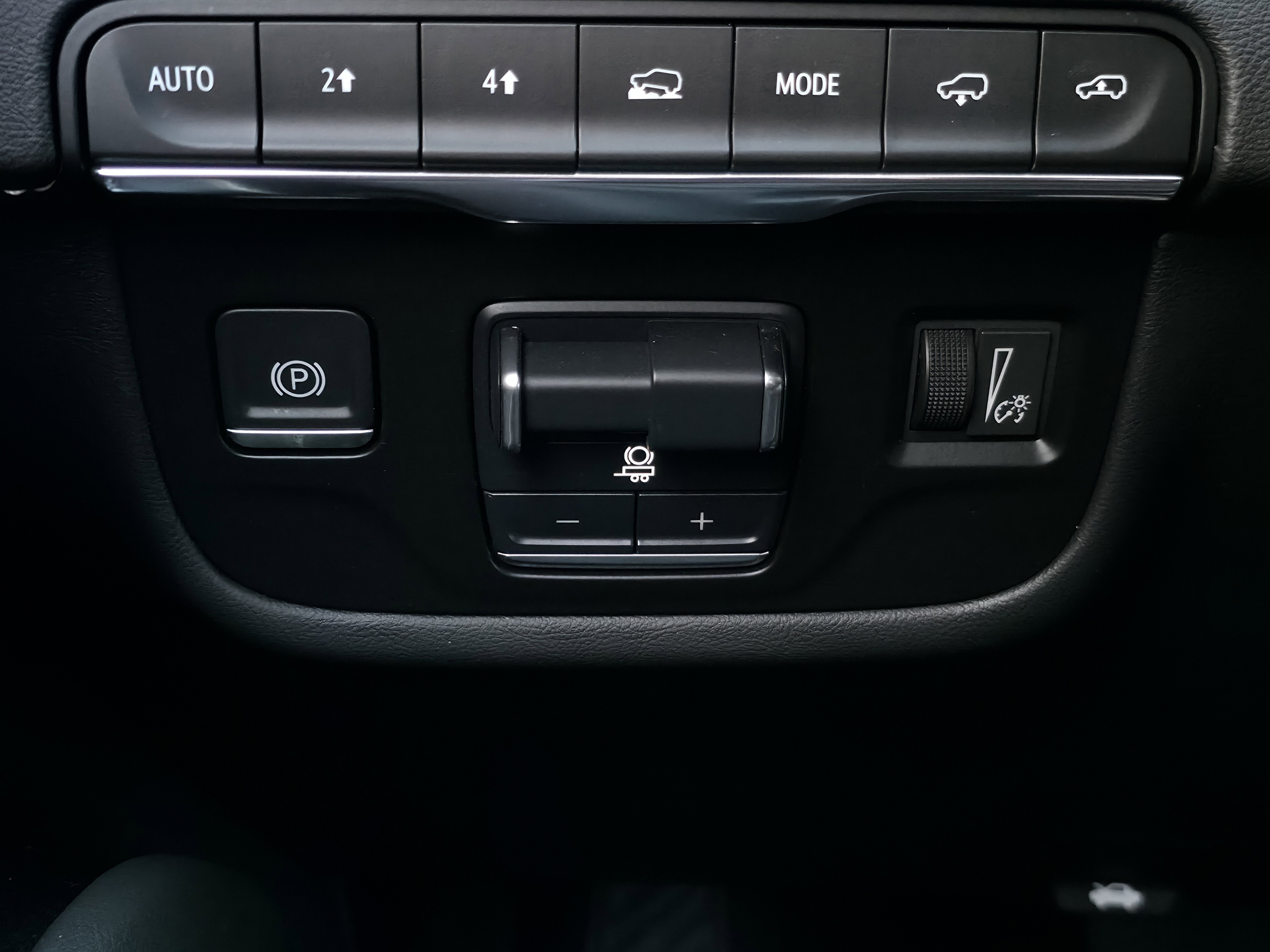 Used 2021 Cadillac Escalade Premium Luxury w/ Driver Assist Tech Package image 35