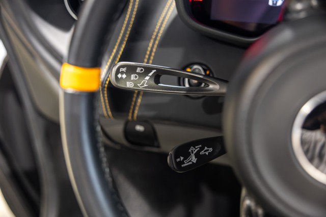Used 2020 McLaren 600LT Spider RWD image 40